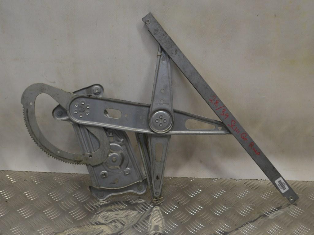 Стеклоподъемник электрический передний правый Renault Scenic 3 (2008-2015) 8072000047R