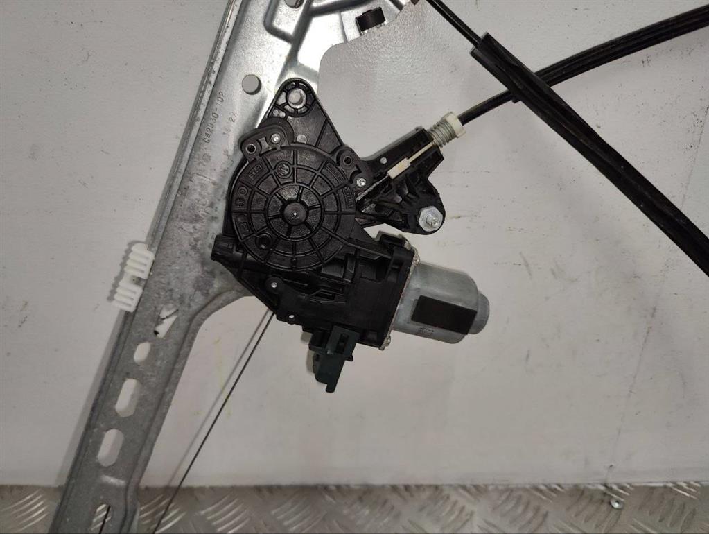 Стеклоподъемник электрический передний правый