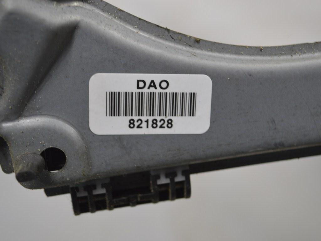 Стеклоподъемник электрический задний левый