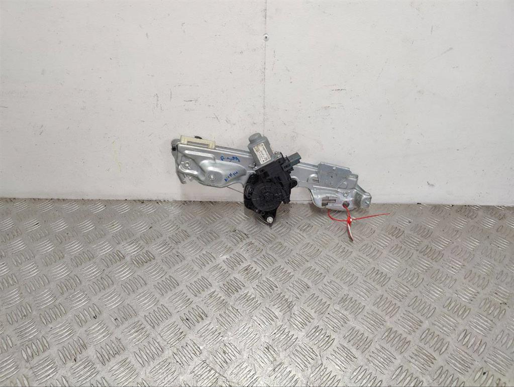 Стеклоподъемник электрический задний правый