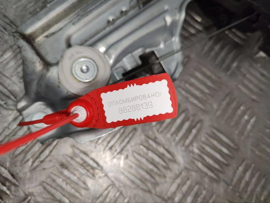 Стеклоподъемник электрический задний правый