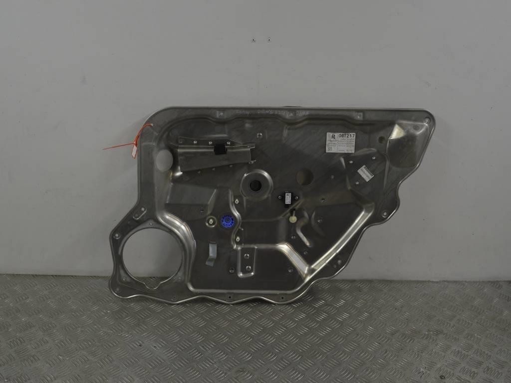 Стеклоподъемник электрический задний правый