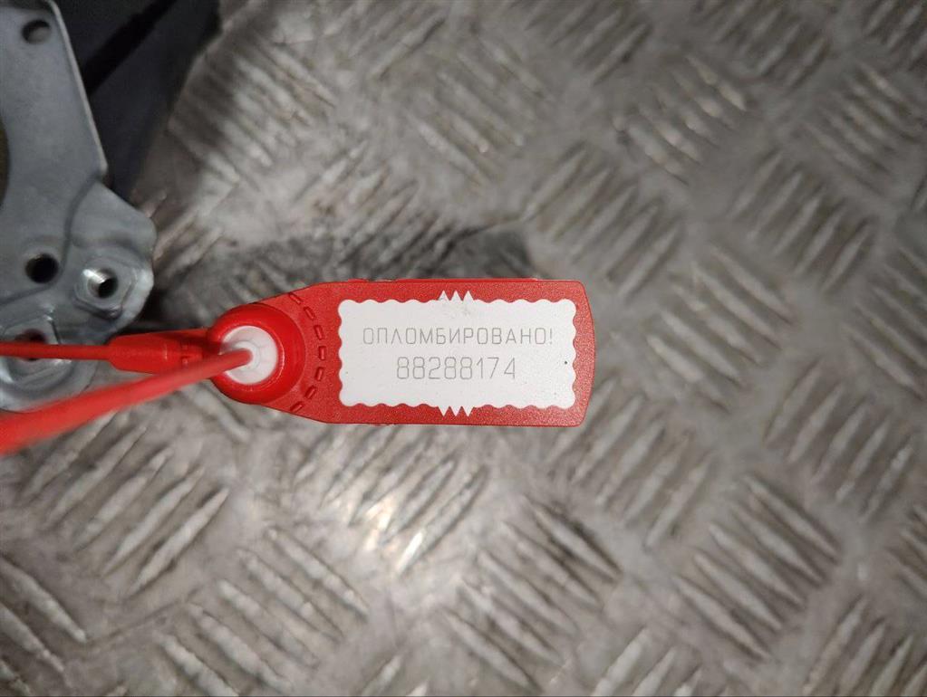 Стеклоподъемник задний левый