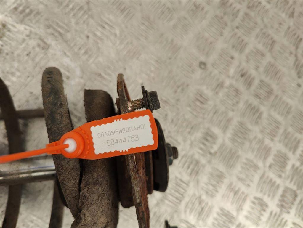 Стойка передняя правая