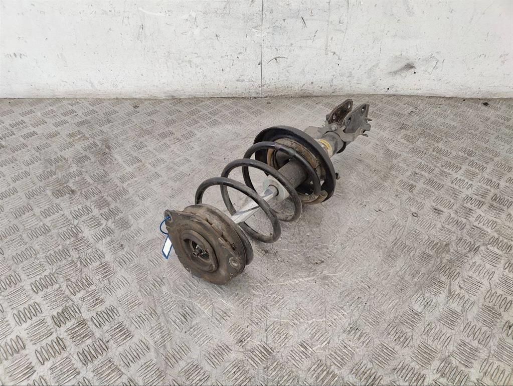 Стойка передняя правая