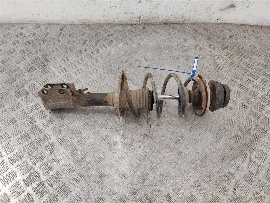 Стойка передняя правая