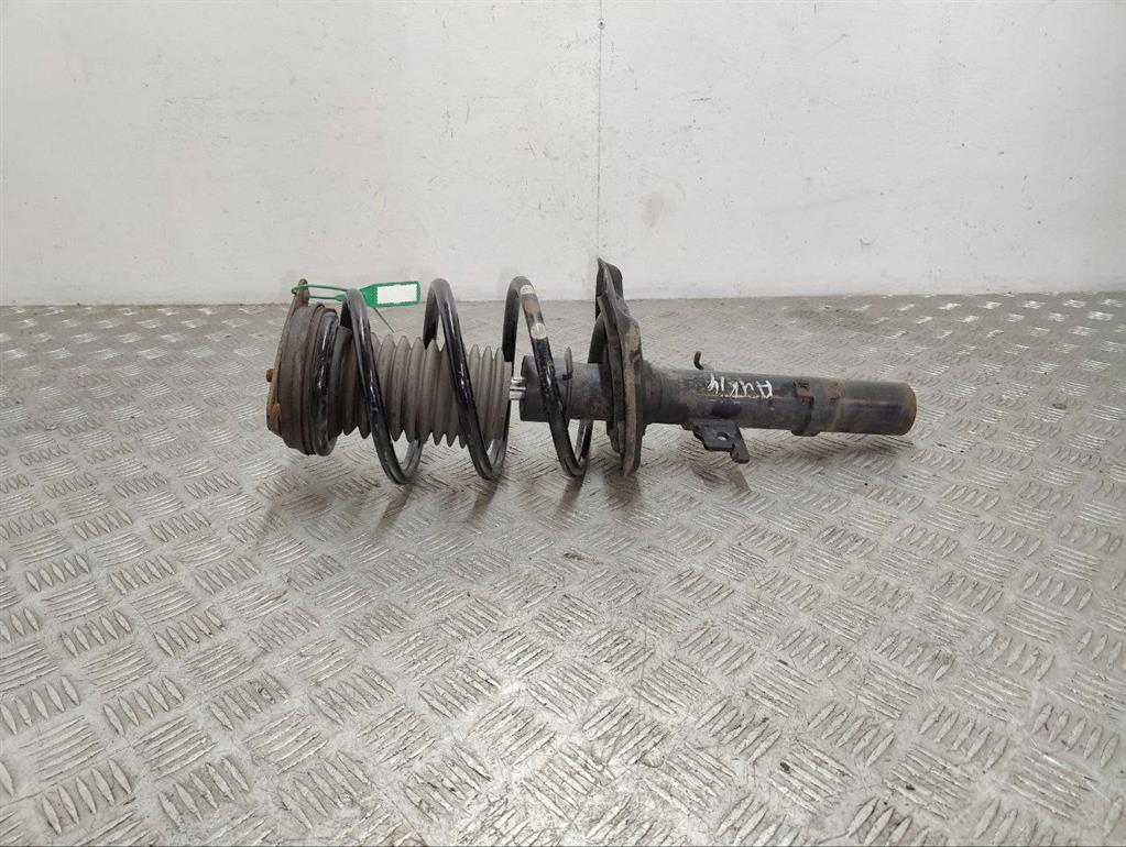 Стойка передняя правая