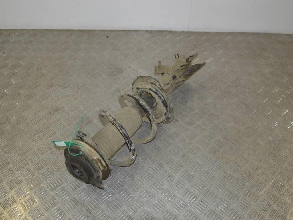 Стойка передняя правая