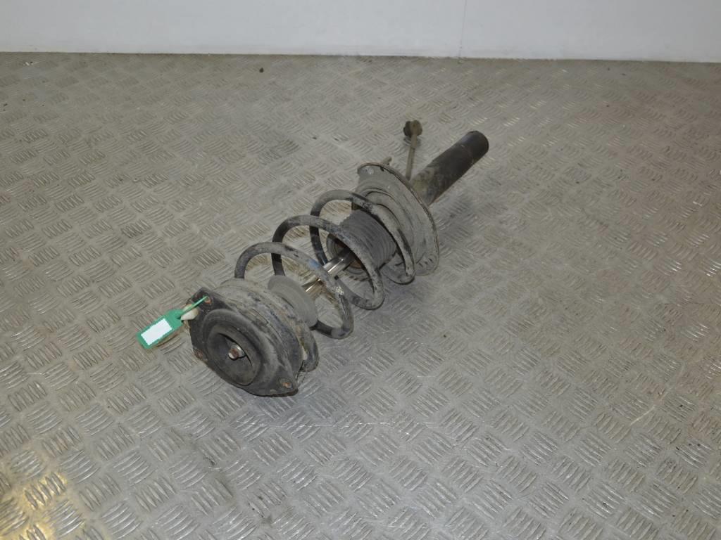 Стойка передняя правая