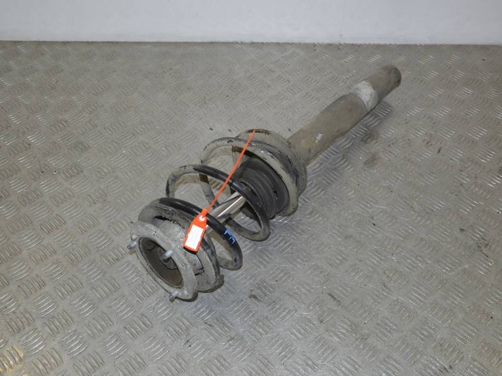 Стойка передняя правая