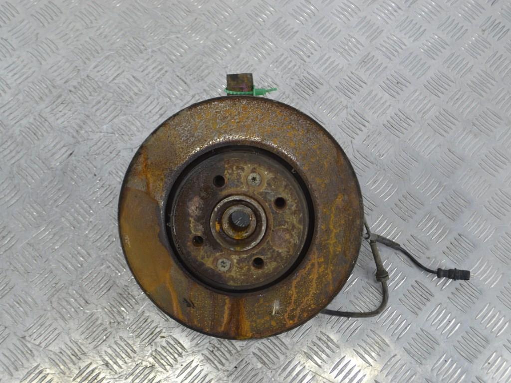 Ступица передняя левая