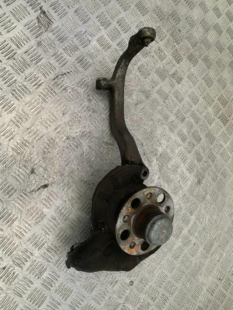 Ступица передняя левая