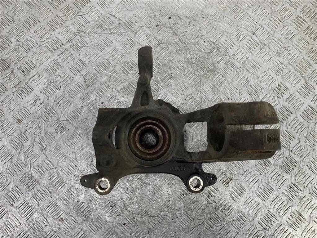 Ступица передняя левая