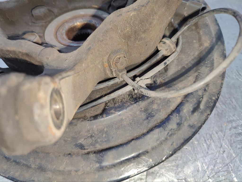 Ступица передняя правая