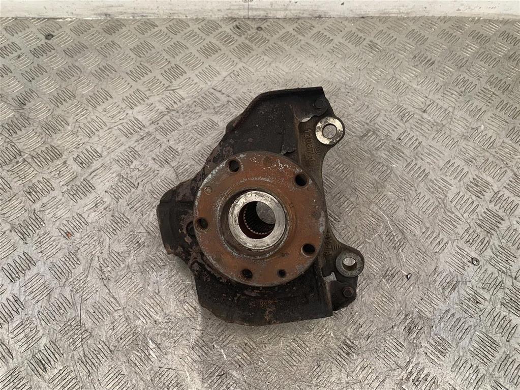 Ступица передняя правая