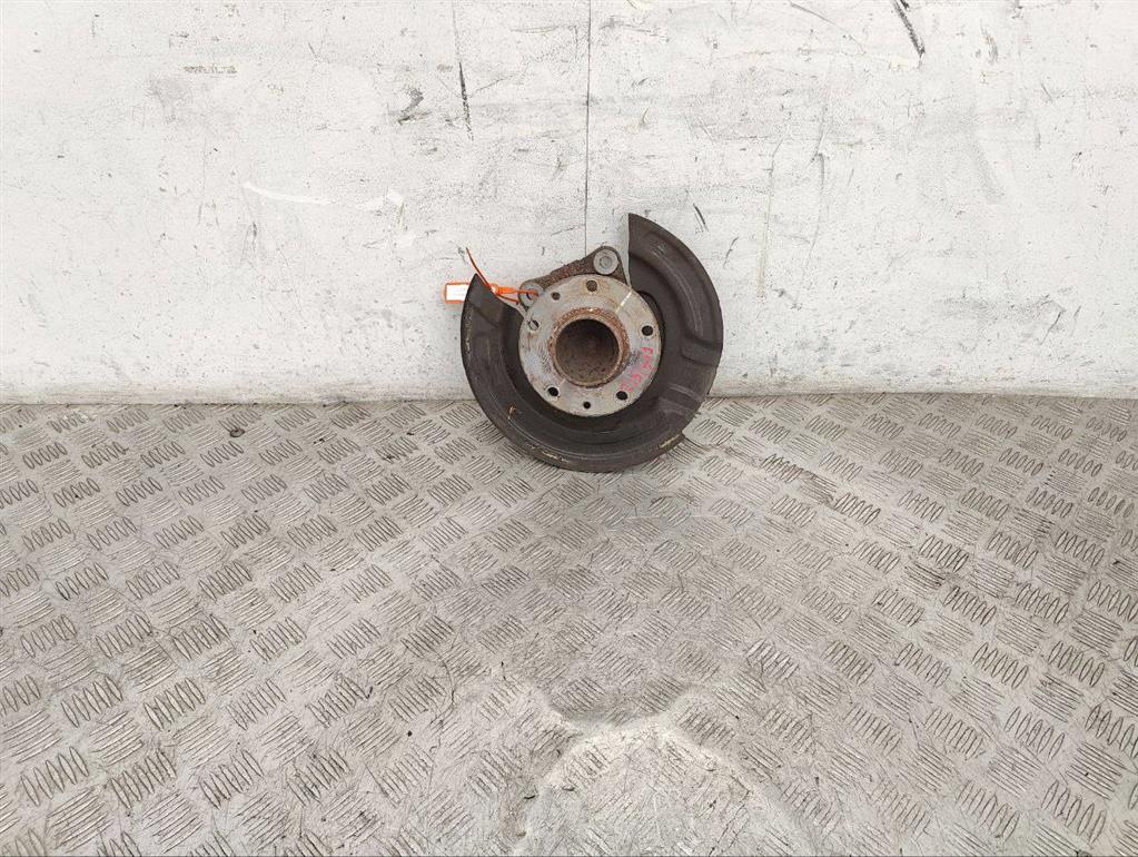 Ступица задняя левая