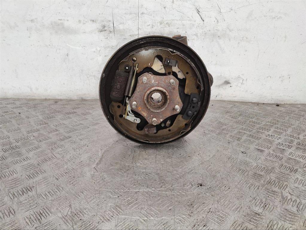 Ступица задняя левая