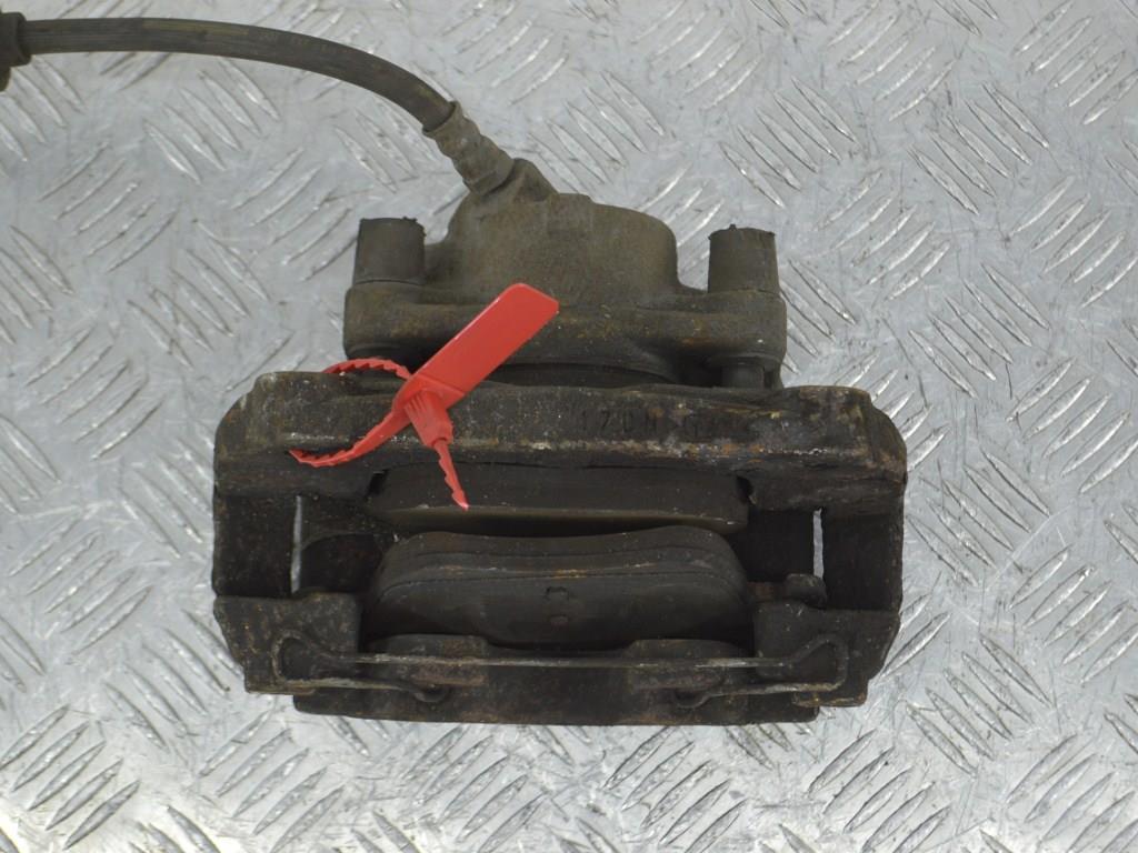 Суппорт передний левый Renault Megane 3 (2008-2019)