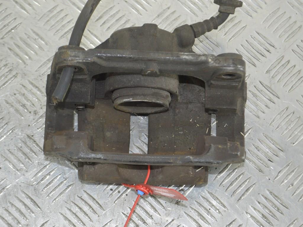 Суппорт передний правый Renault Megane 2 (2002-2008) 7701207686