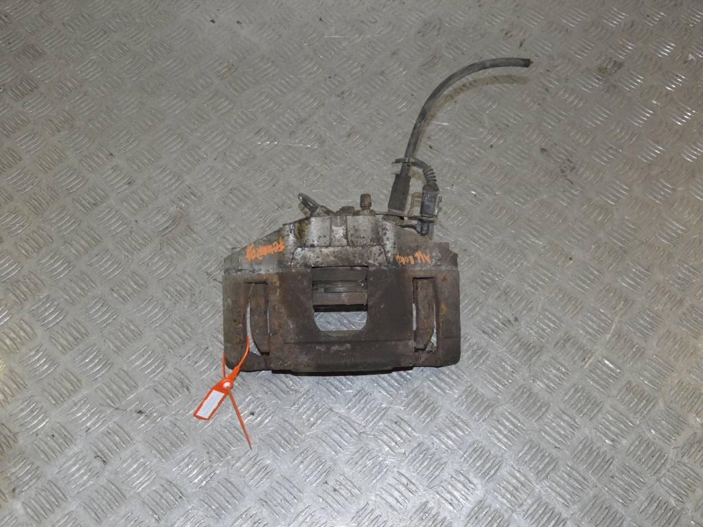 Суппорт передний правый