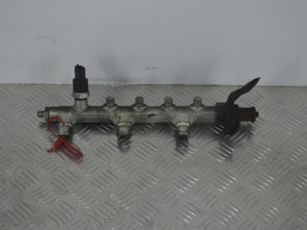 Топливная рампа Renault Master 2 (1998-2010) 8200023961, 0445214025