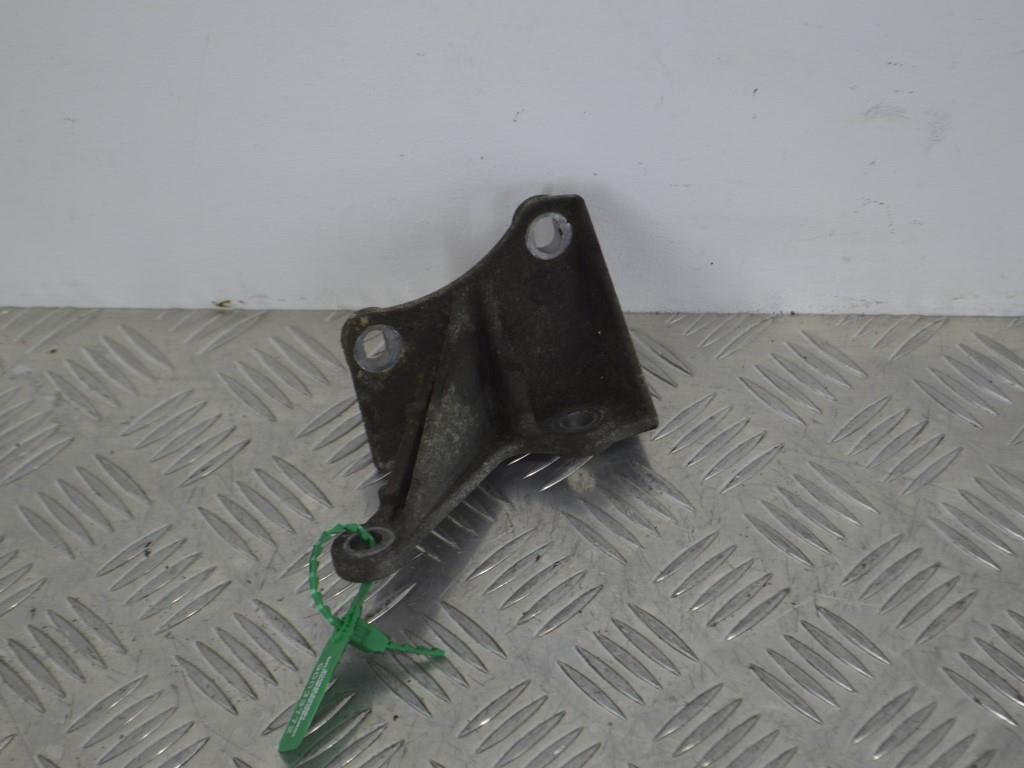 Кронштейн двигателя Renault Espace 3 (1996-2002) 7700105225