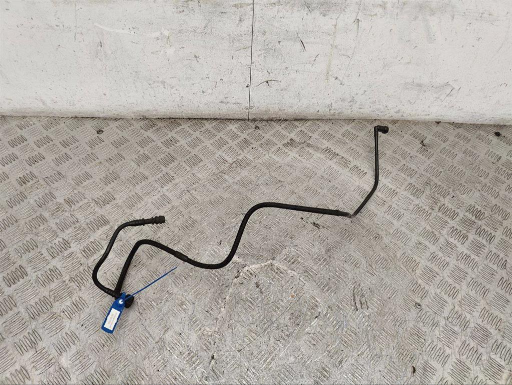 Трубка топливная