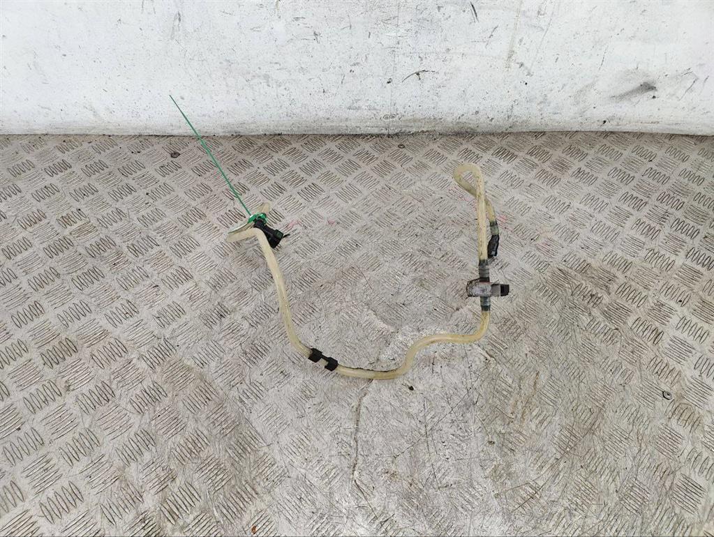 Трубка топливная