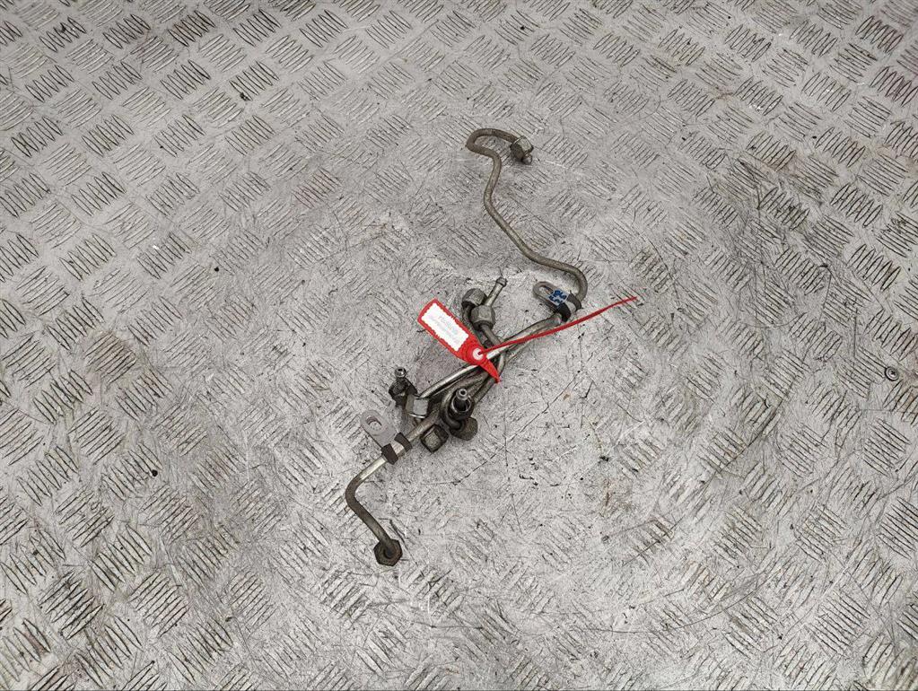 Трубка топливная