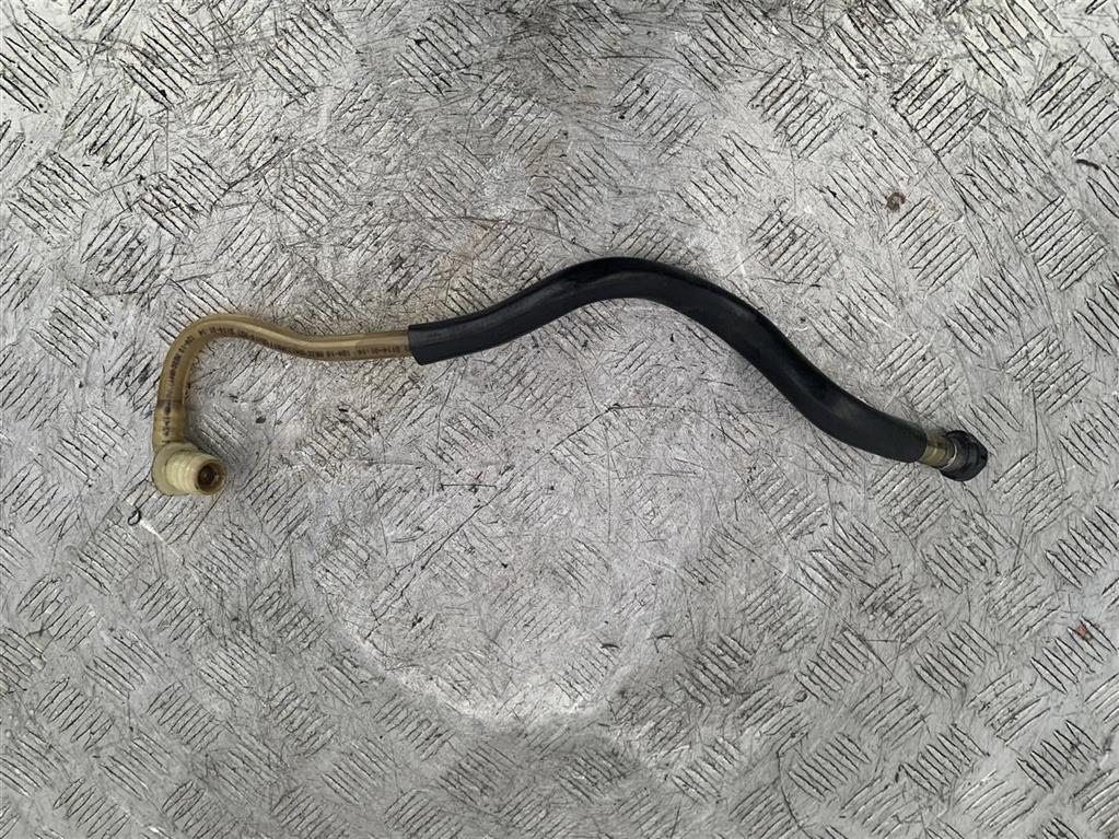 Трубка топливная