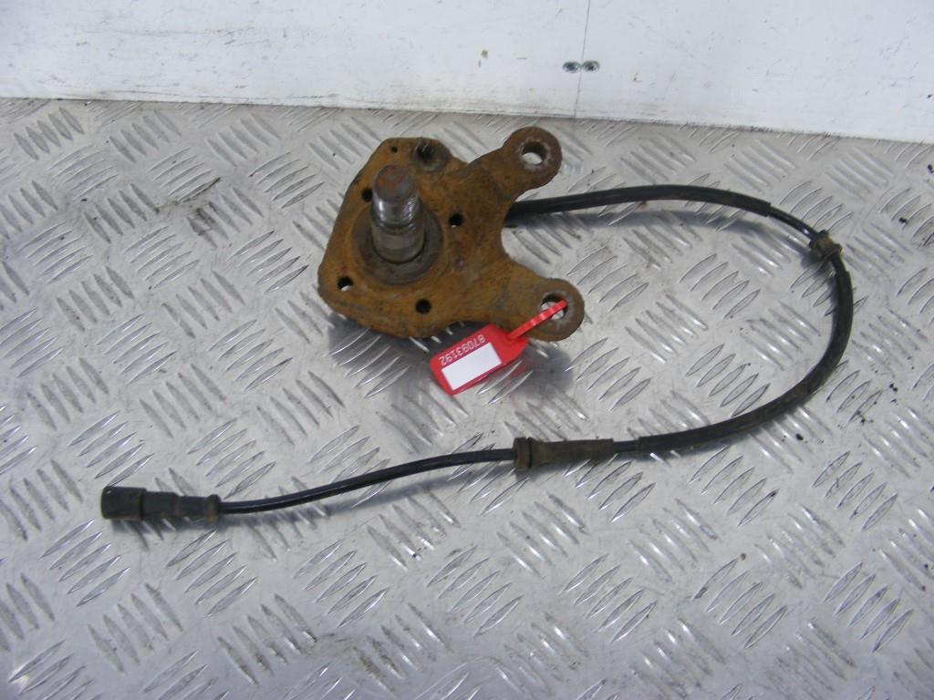 Цапфа задняя (ось ступицы) Renault Scenic 1 (1996-2003)