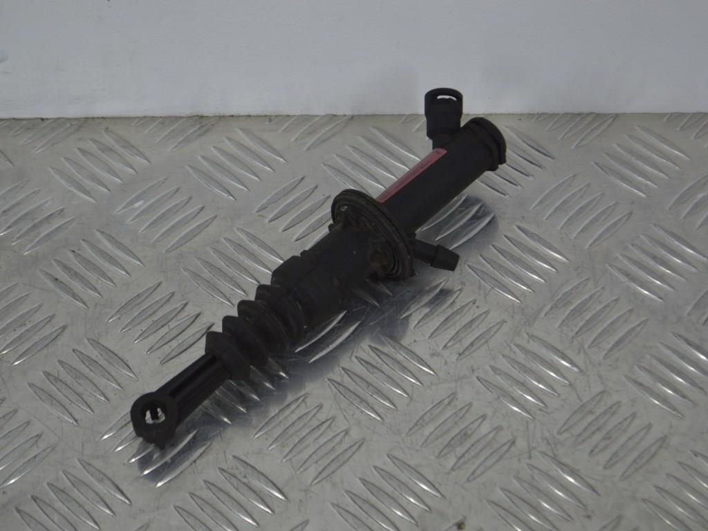 Цилиндр сцепления главный Renault Megane 2 (2002-2008) 8200151771