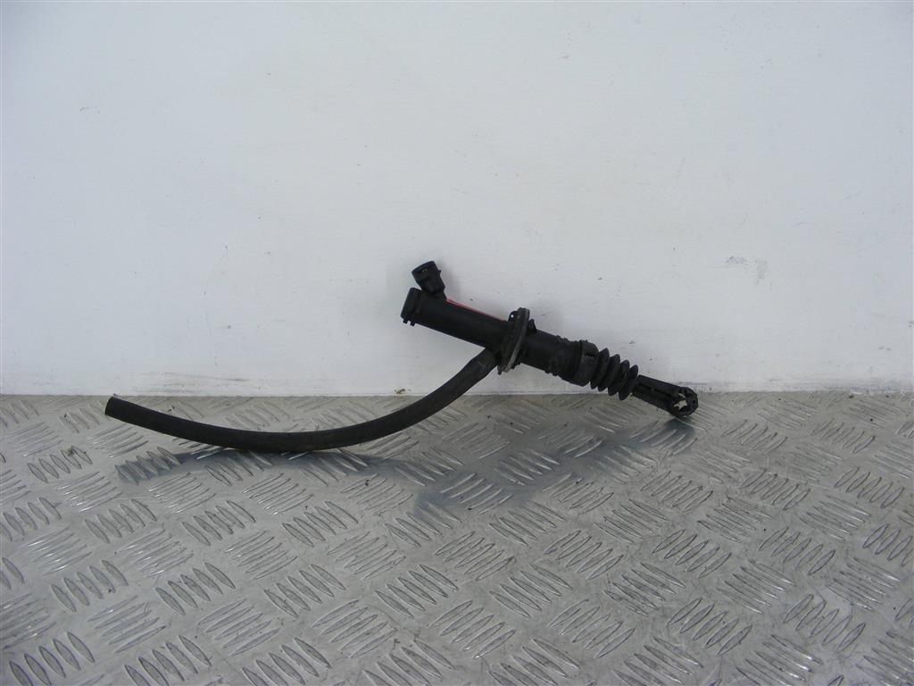 Цилиндр сцепления главный Renault Megane 3 (2008-2019) 306109084