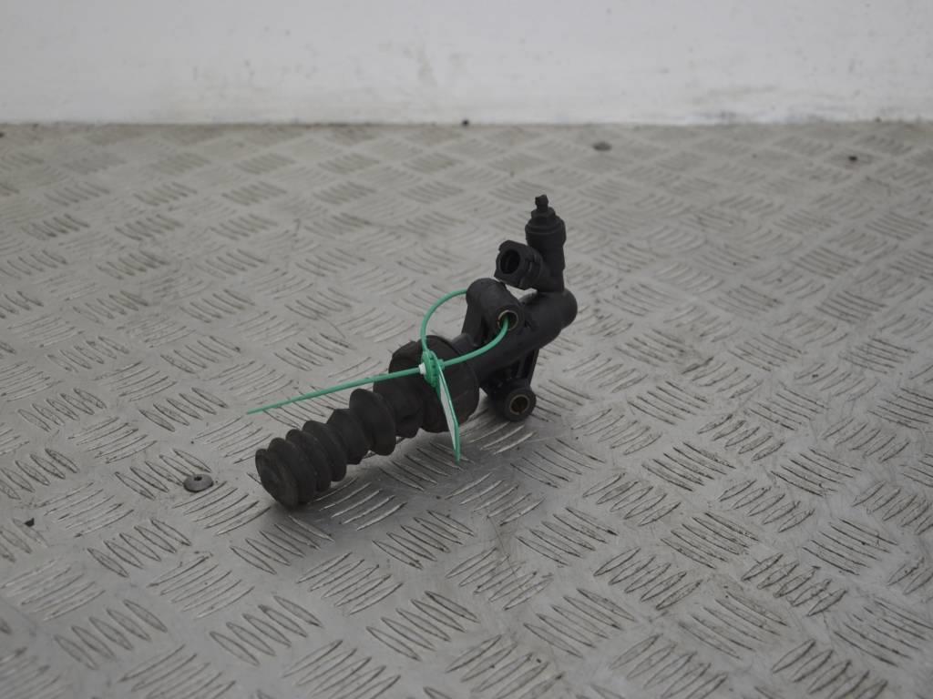 Цилиндр сцепления рабочий