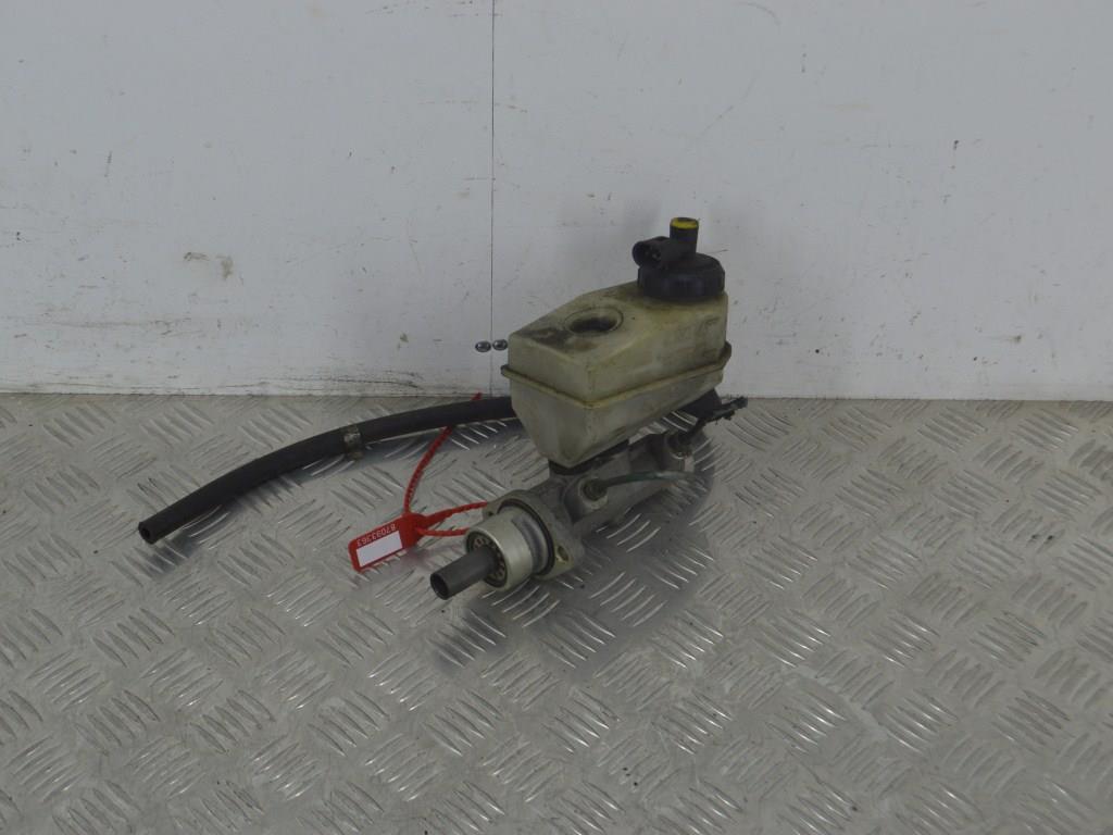 Цилиндр тормозной главный