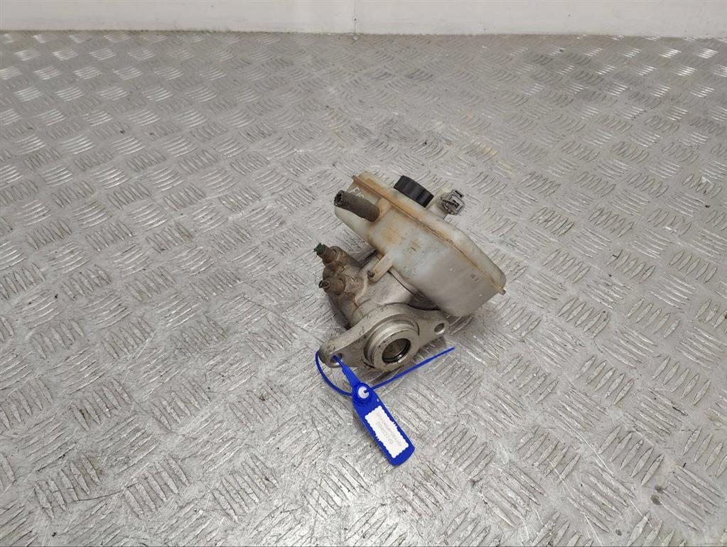 Цилиндр тормозной главный