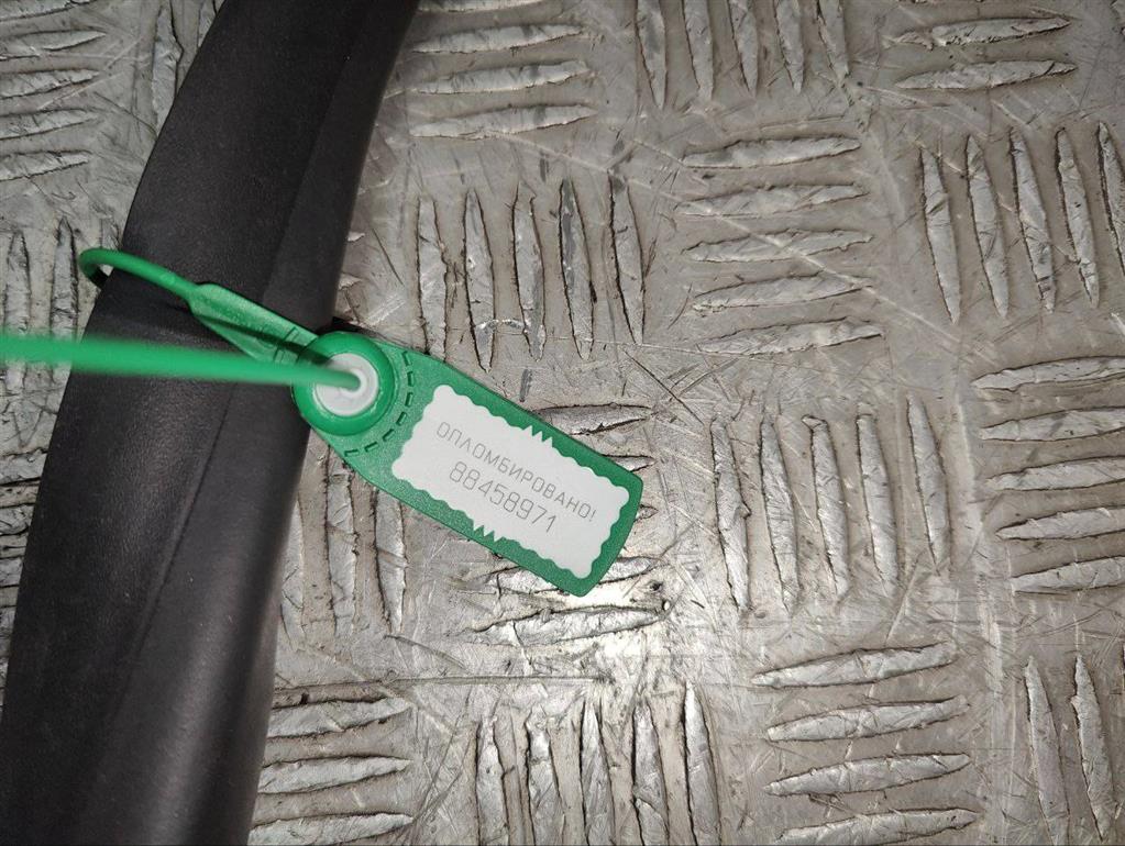 Уплотнитель двери задней левой