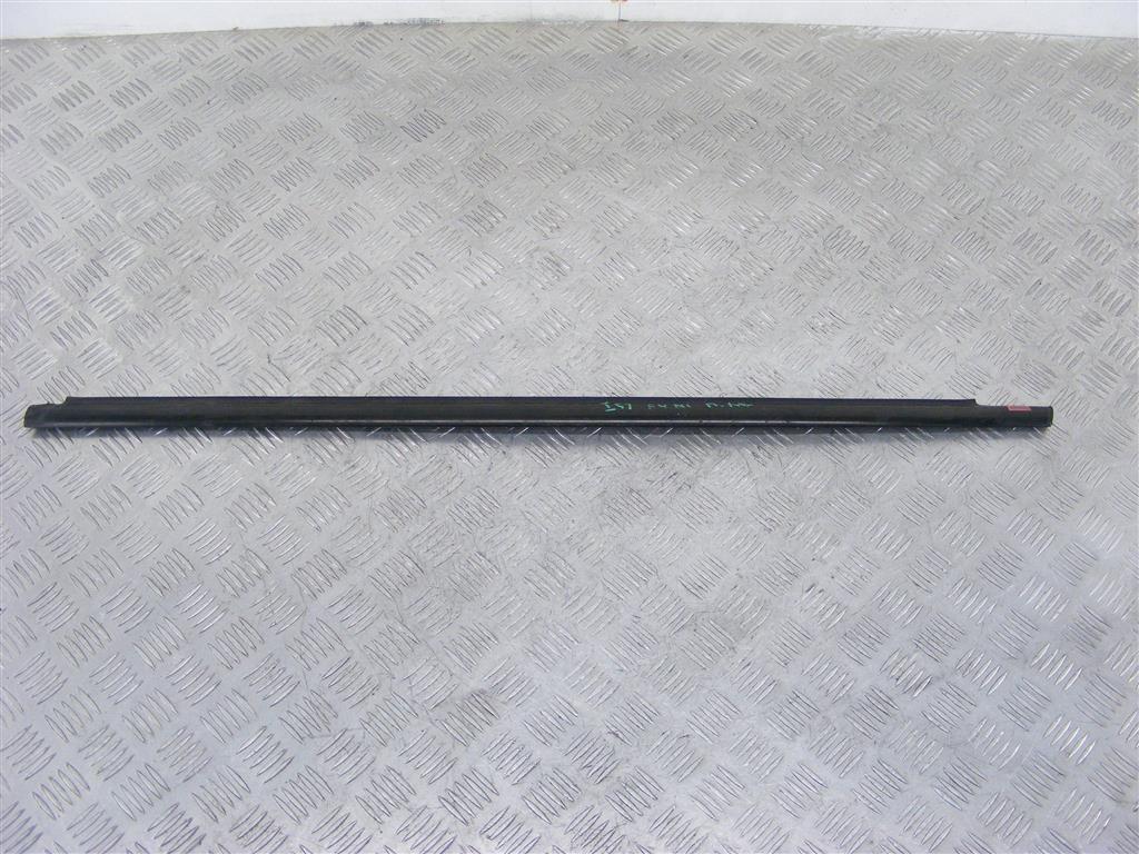 Уплотнитель Renault Laguna 1 (1993-2001)