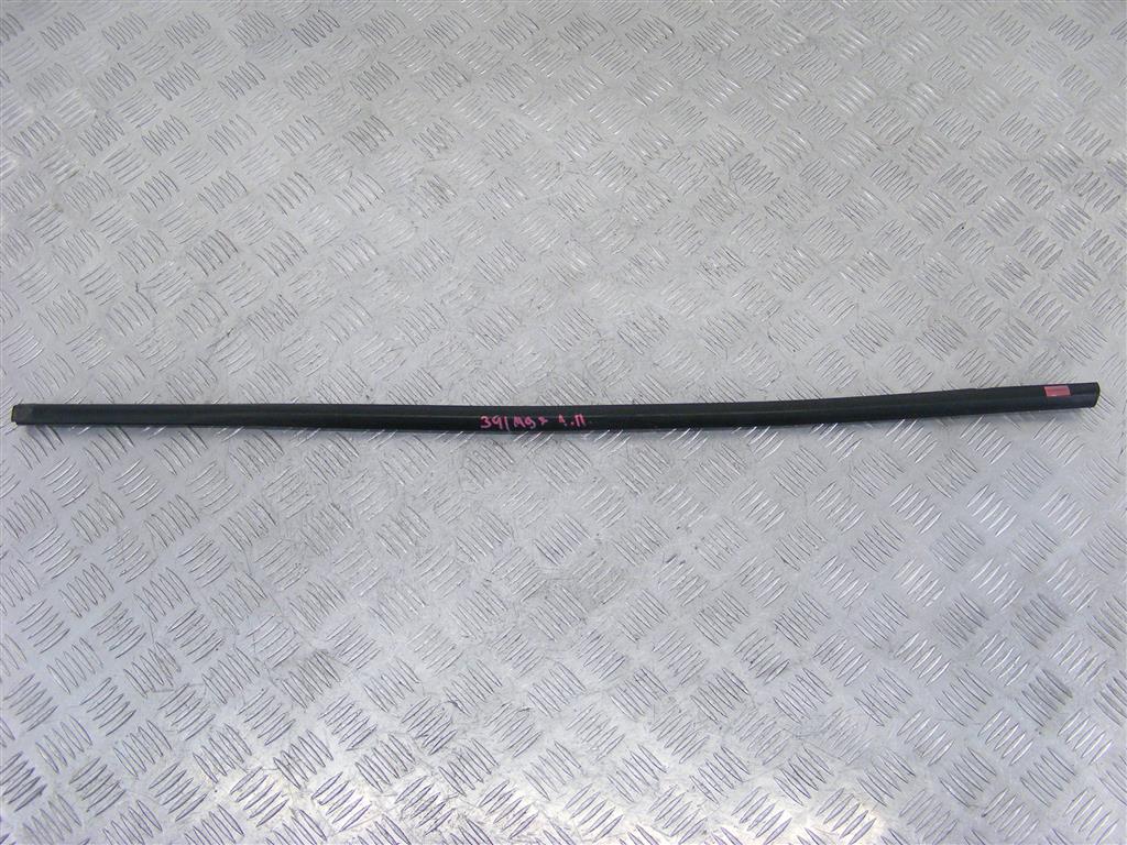 Уплотнитель Renault Megane 3 (2008-2019)