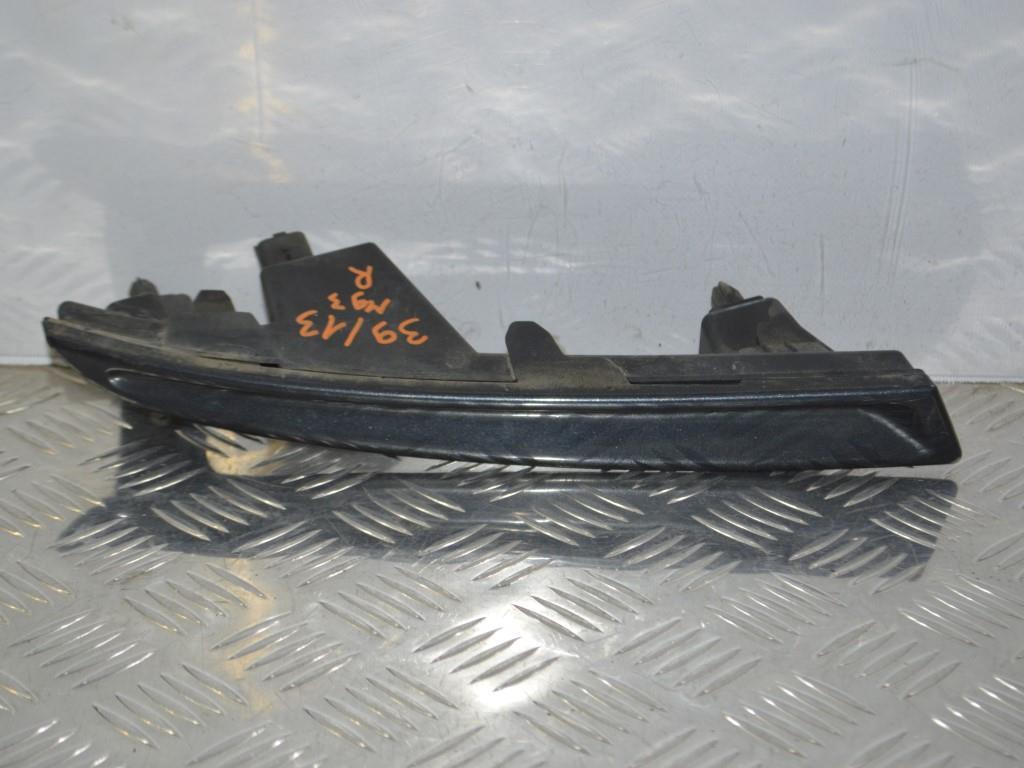 Ус под фару правый Renault Megane 3 (2008-2019) 601986333R, 601984645R