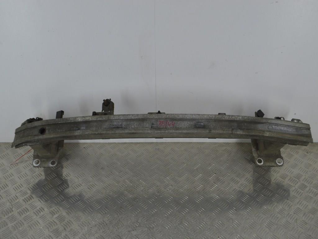 Усилитель бампера переднего