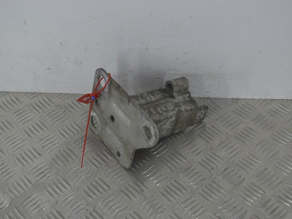 Усилитель бампера переднего Renault Scenic 2 (2003-2009) 8200011107