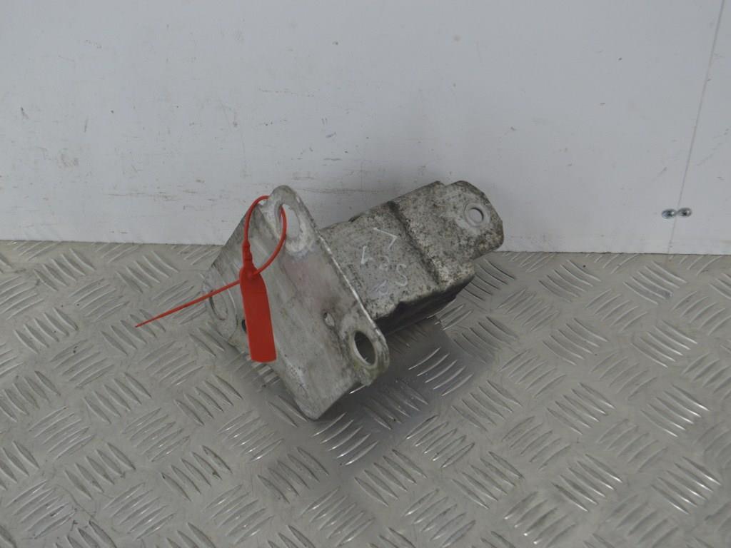 Усилитель бампера переднего Renault Scenic 2 (2003-2009) 8200011108