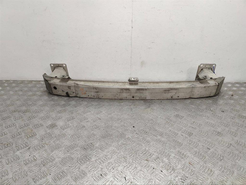 Усилитель бампера переднего