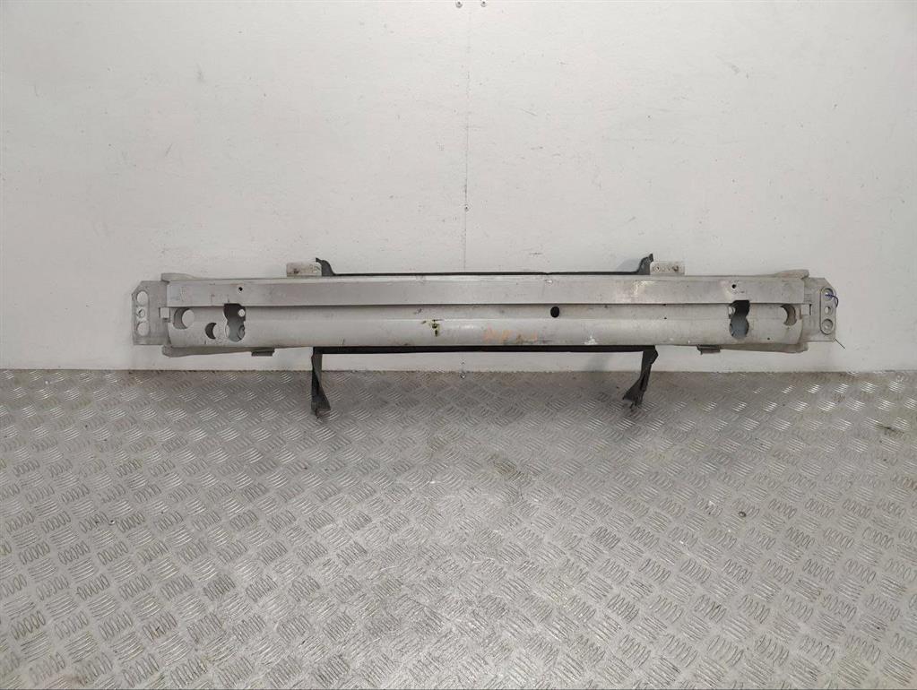 Усилитель бампера переднего