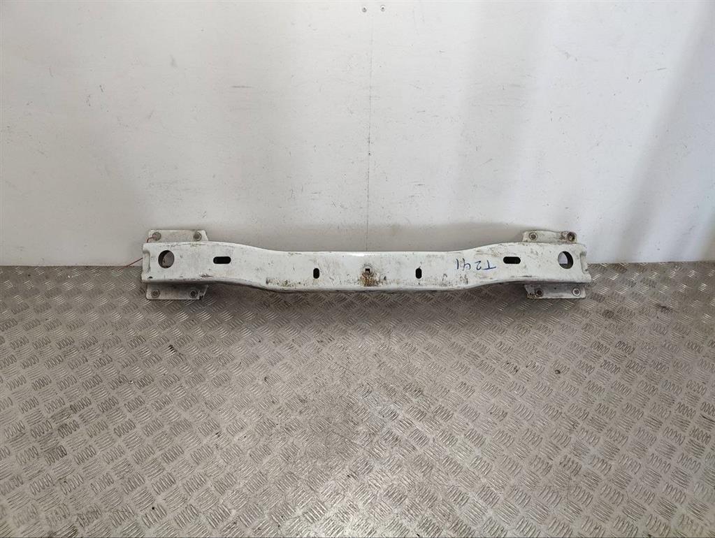 Усилитель бампера переднего