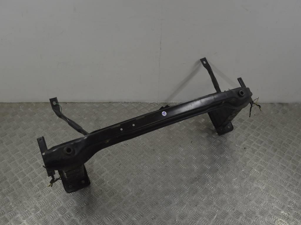 Усилитель бампера переднего