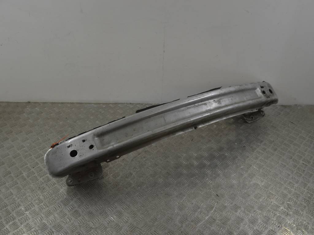 Усилитель бампера переднего