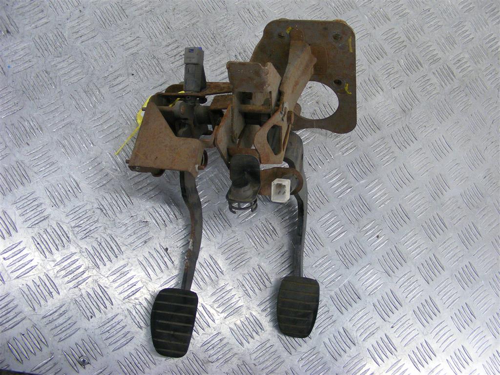 Узел педальный (блок педалей)