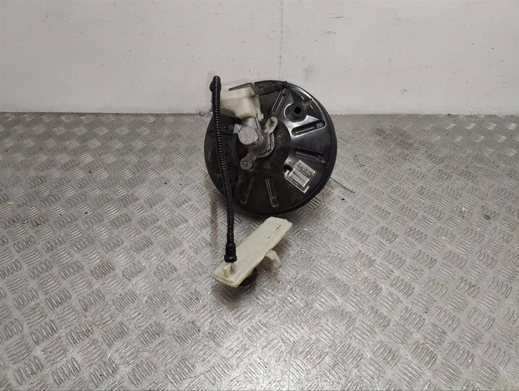 Вакуумный усилитель тормозов